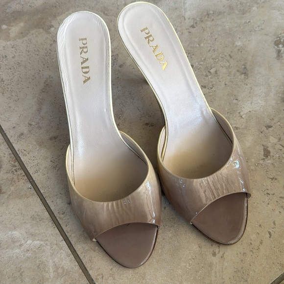 Prada, 2 tone,beige Patient leather, slip-on sandals. Made in Italy, Size 37 - Picture 3 of 6